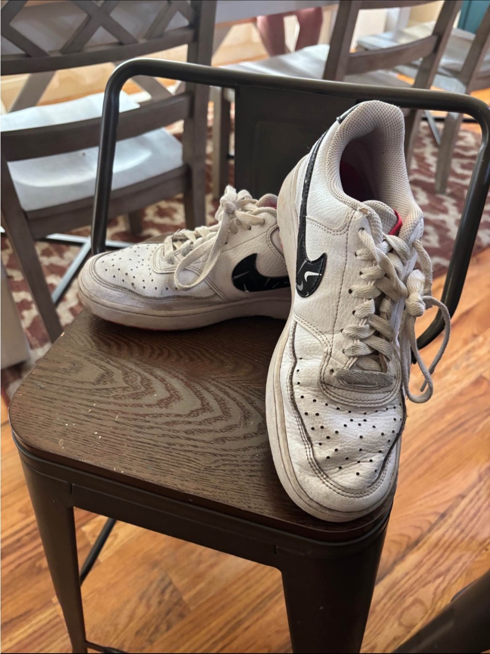 Nike white and black leather low-top sneakers